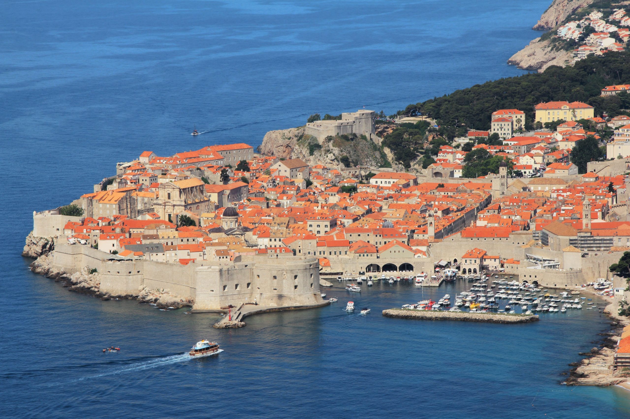 ドブロブニク 1日で絶景スポットを巡る！